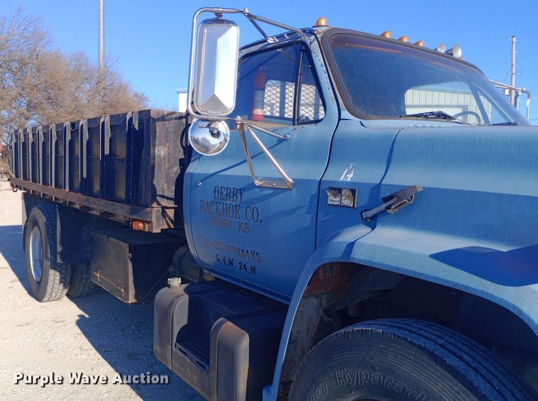 image for item EN8610 1989 Chevrolet  C70 Custom Deluxe dump truck