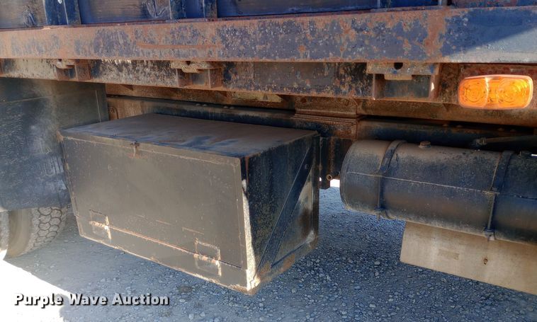 image for item EN8610 1989 Chevrolet  C70 Custom Deluxe dump truck