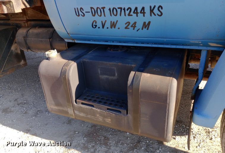 image for item EN8610 1989 Chevrolet  C70 Custom Deluxe dump truck