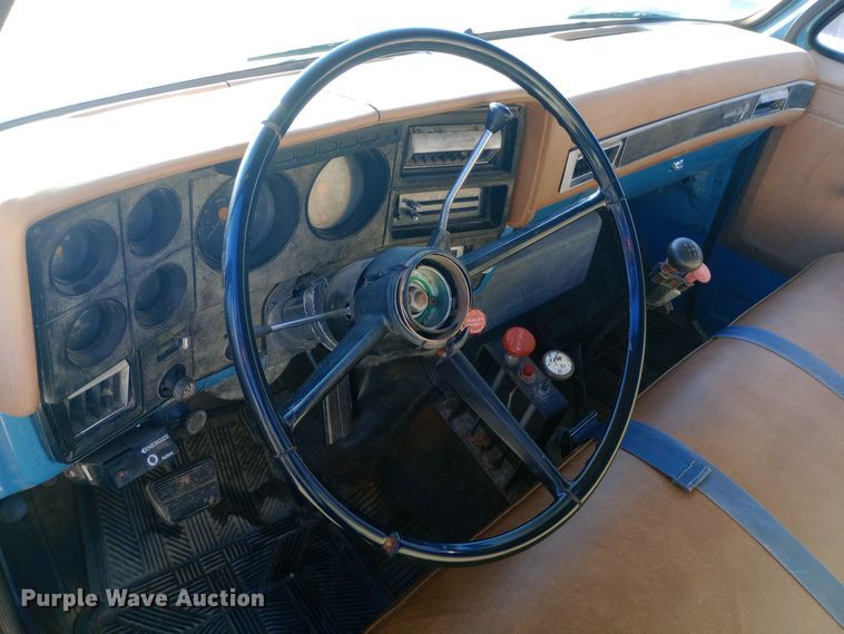 image for item EN8610 1989 Chevrolet  C70 Custom Deluxe dump truck