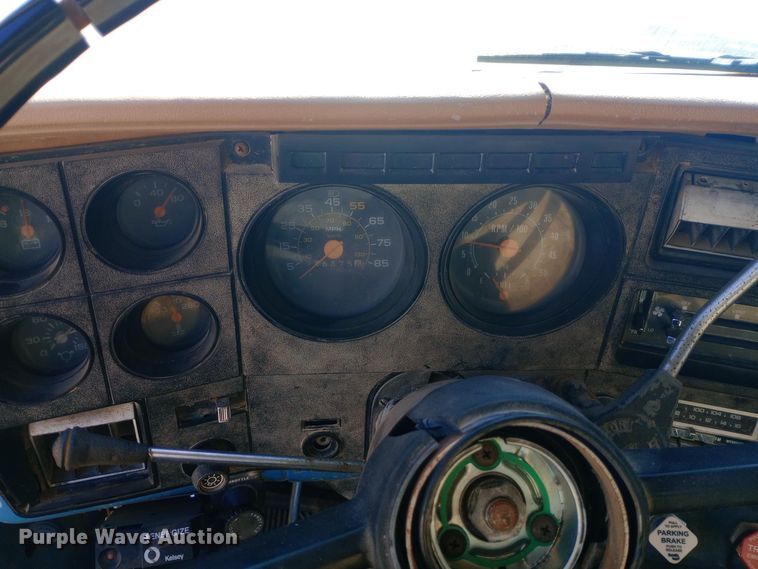 image for item EN8610 1989 Chevrolet  C70 Custom Deluxe dump truck