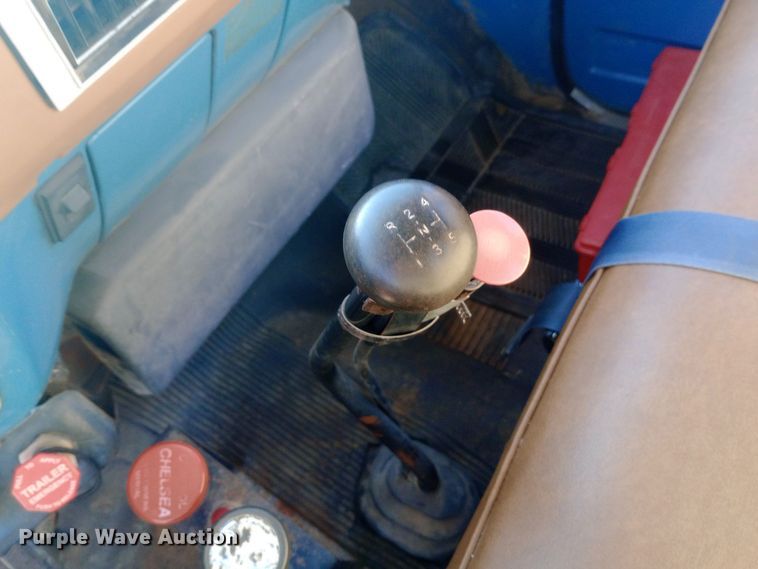 image for item EN8610 1989 Chevrolet  C70 Custom Deluxe dump truck