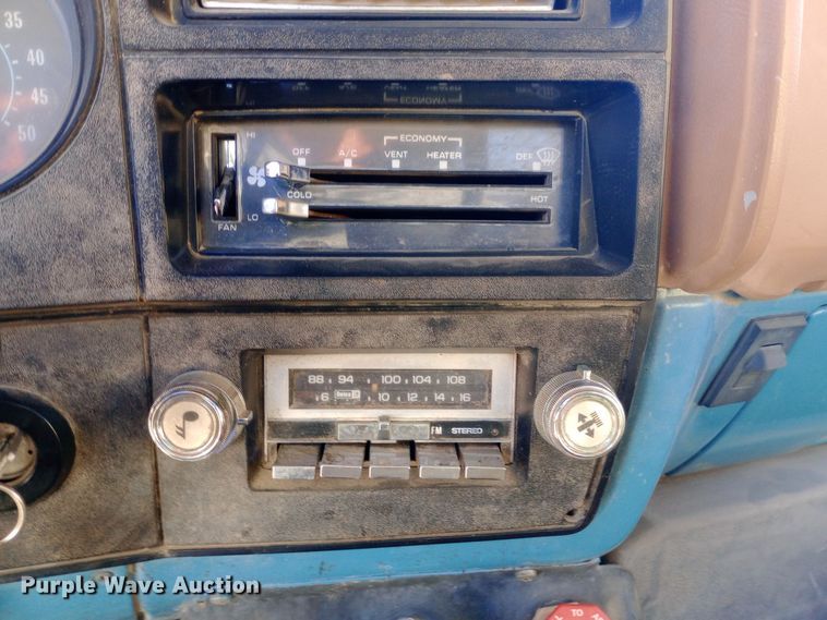 image for item EN8610 1989 Chevrolet  C70 Custom Deluxe dump truck