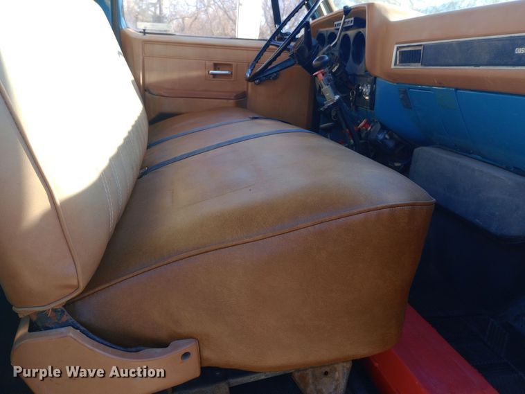 image for item EN8610 1989 Chevrolet  C70 Custom Deluxe dump truck