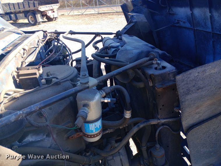 image for item EN8610 1989 Chevrolet  C70 Custom Deluxe dump truck