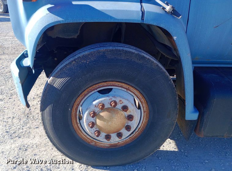 image for item EN8610 1989 Chevrolet  C70 Custom Deluxe dump truck