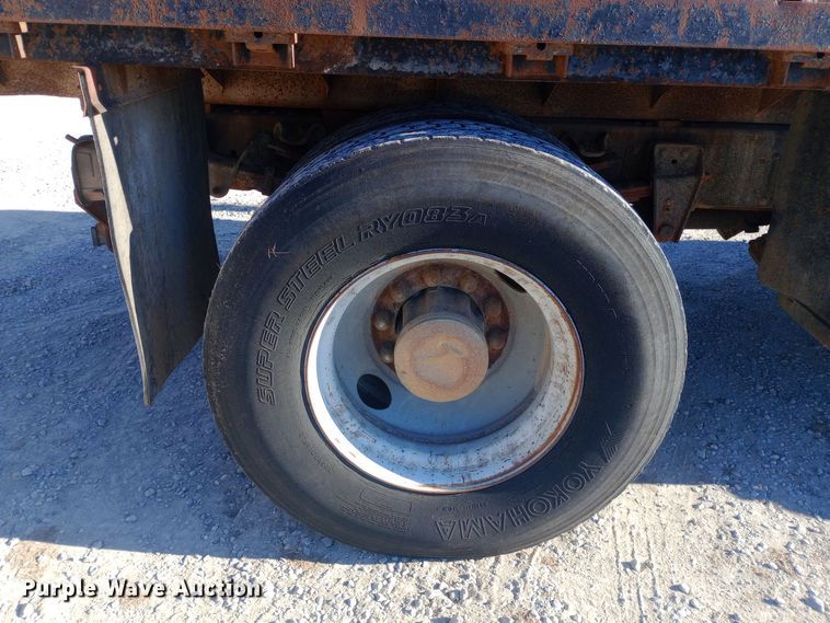 image for item EN8610 1989 Chevrolet  C70 Custom Deluxe dump truck