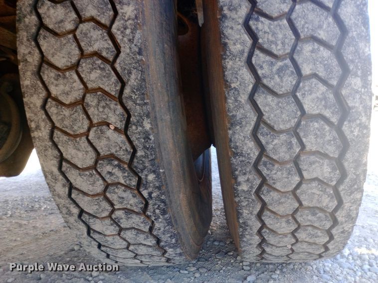 image for item EN8610 1989 Chevrolet  C70 Custom Deluxe dump truck