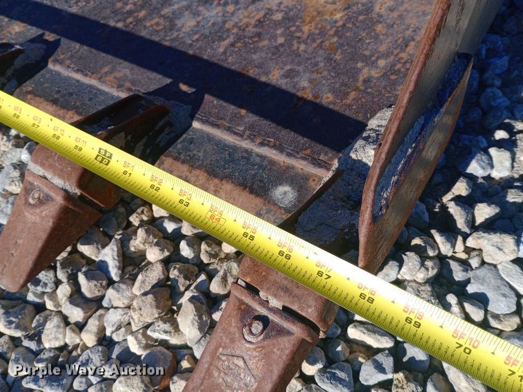 image for item EN8611 1997 Bobcat 763 skid steer loader