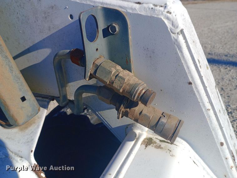 image for item EN8611 1997 Bobcat 763 skid steer loader