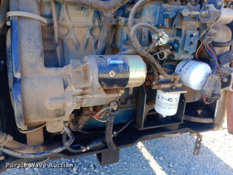 image for item EN8611 1997 Bobcat 763 skid steer loader