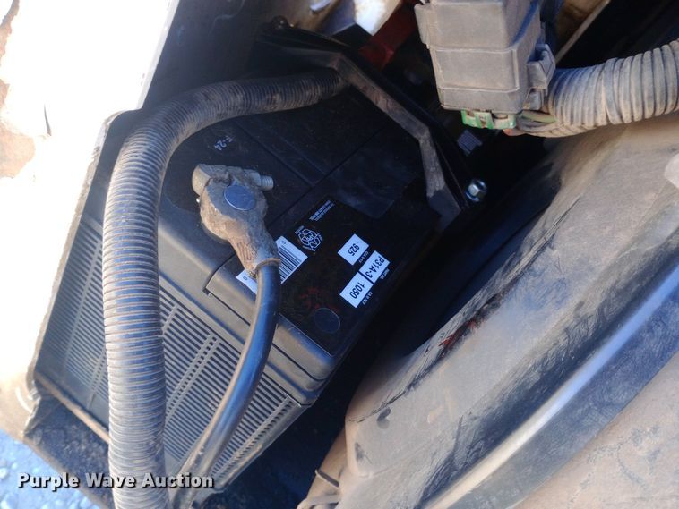 image for item EN8611 1997 Bobcat 763 skid steer loader