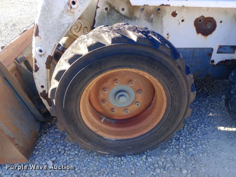 image for item EN8611 1997 Bobcat 763 skid steer loader