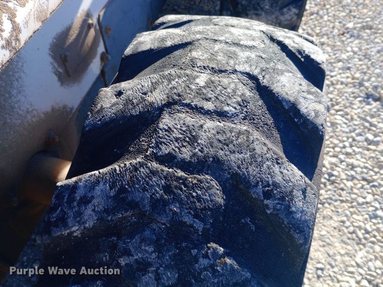 image for item EN8611 1997 Bobcat 763 skid steer loader