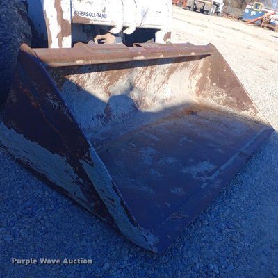 image for item EN8611 1997 Bobcat 763 skid steer loader