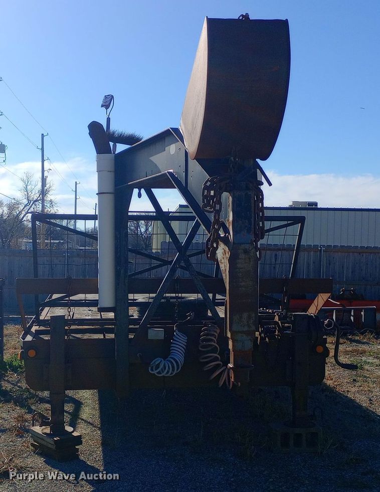 image for item EN8613 1997 Belshe equipment trailer