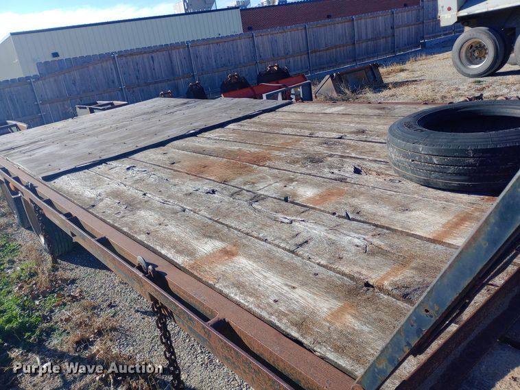 image for item EN8613 1997 Belshe equipment trailer