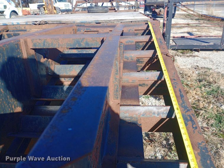 image for item EN8613 1997 Belshe equipment trailer