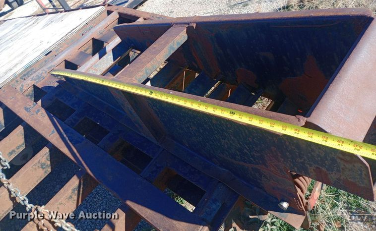 image for item EN8613 1997 Belshe equipment trailer