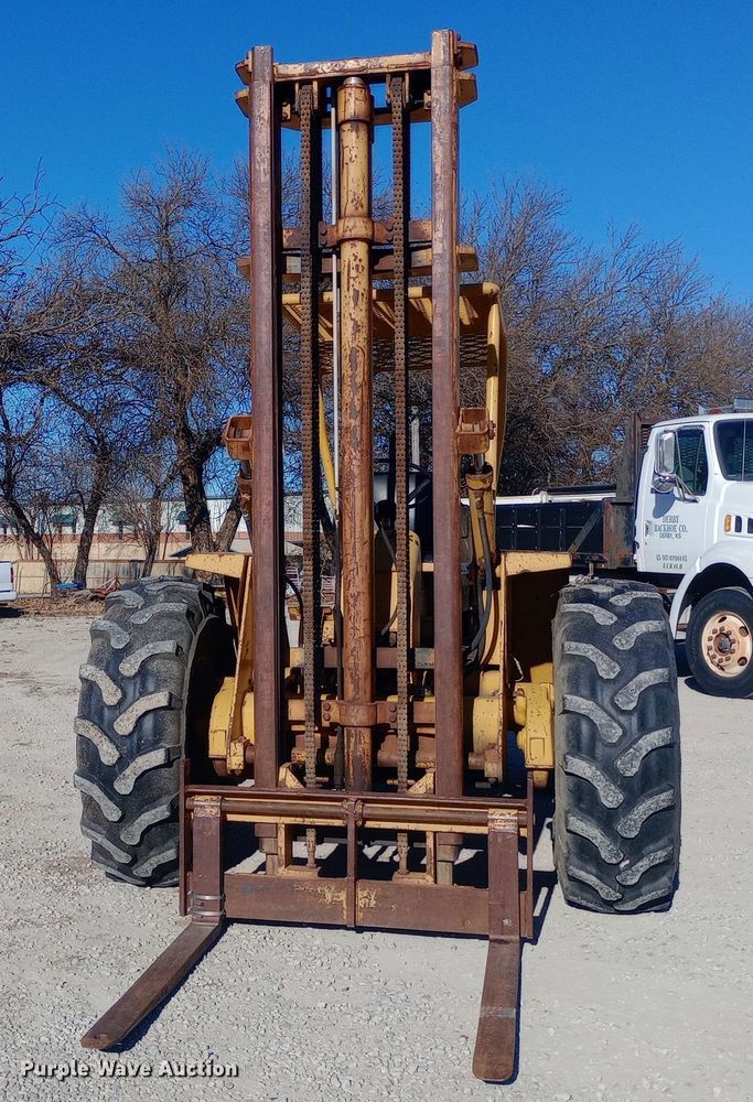 image for item EN8615 Allis-Chalmers 600 forklift