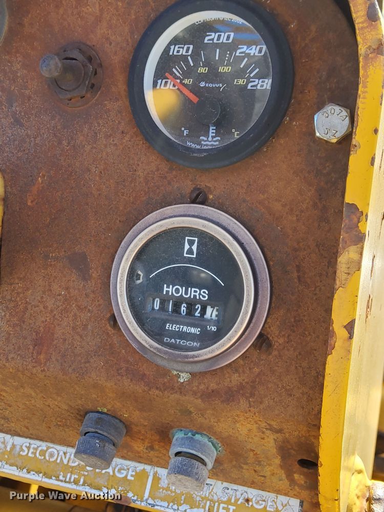 image for item EN8615 Allis-Chalmers 600 forklift