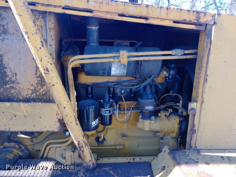 image for item EN8615 Allis-Chalmers 600 forklift