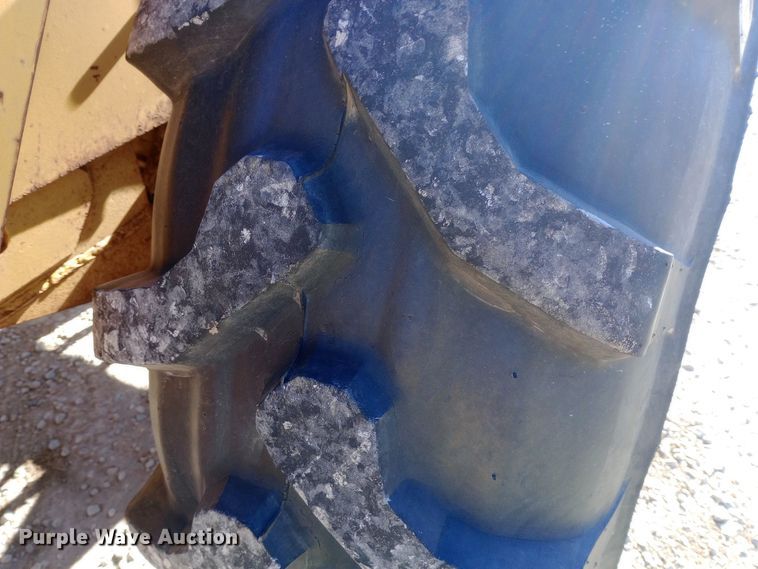 image for item EN8615 Allis-Chalmers 600 forklift