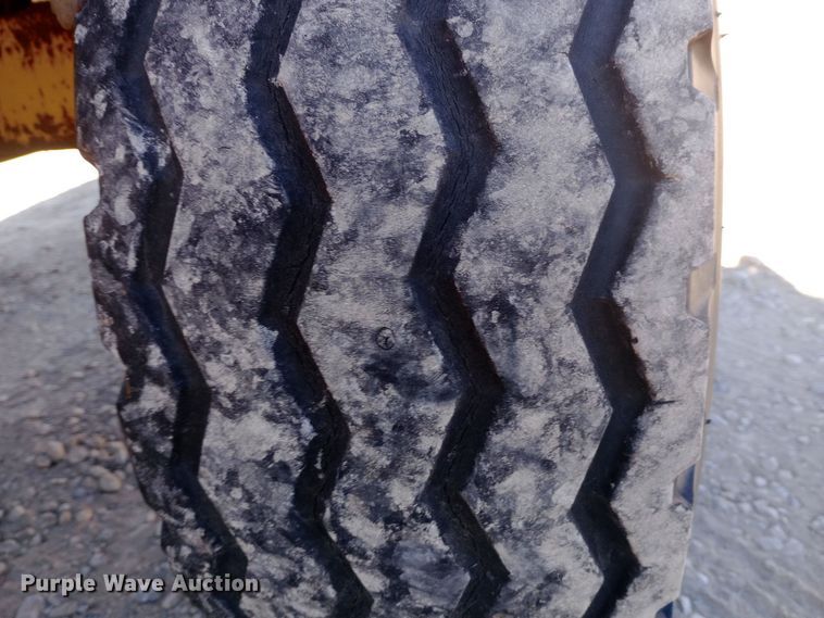 image for item EN8615 Allis-Chalmers 600 forklift