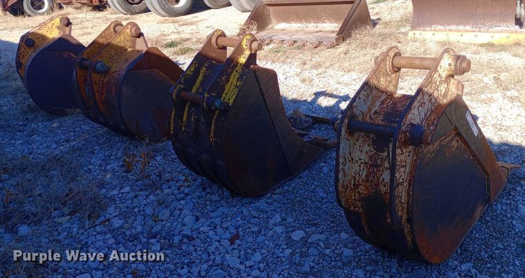 image for item EN8616 (4) backhoe buckets