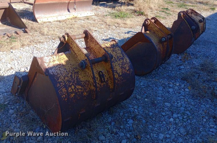 image for item EN8616 (4) backhoe buckets