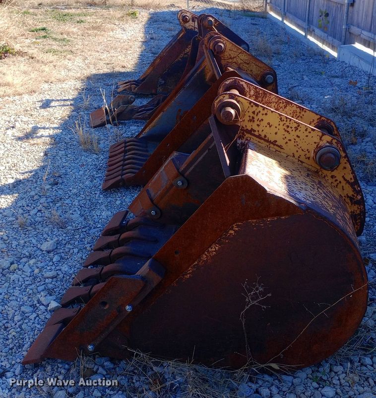 image for item EN8616 (4) backhoe buckets