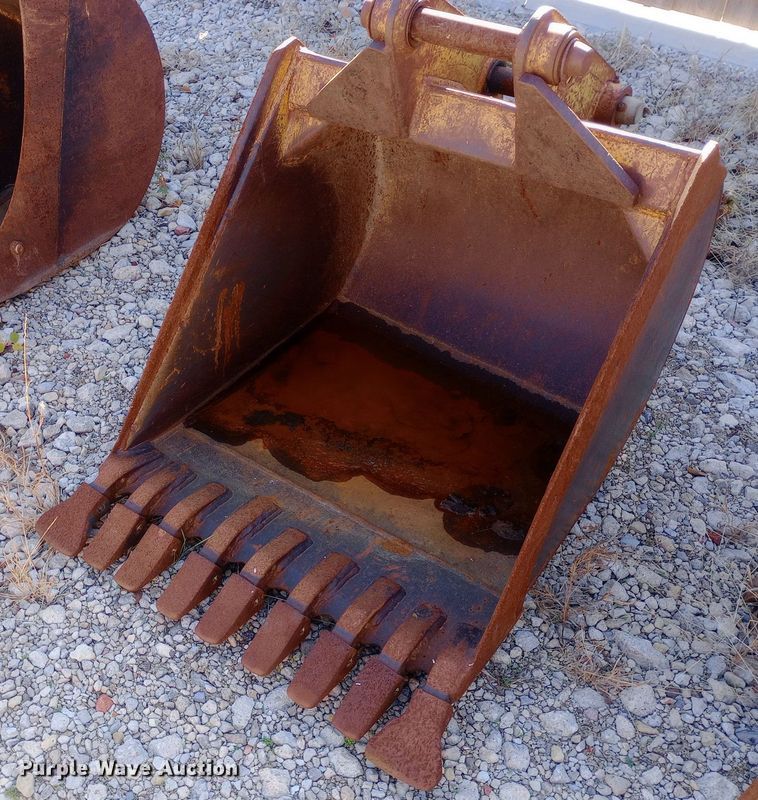 image for item EN8616 (4) backhoe buckets