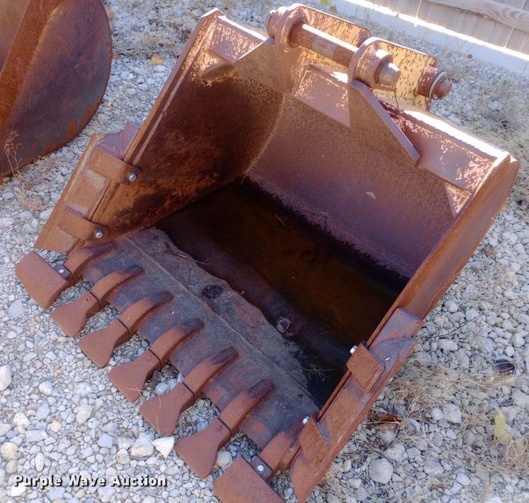 image for item EN8616 (4) backhoe buckets