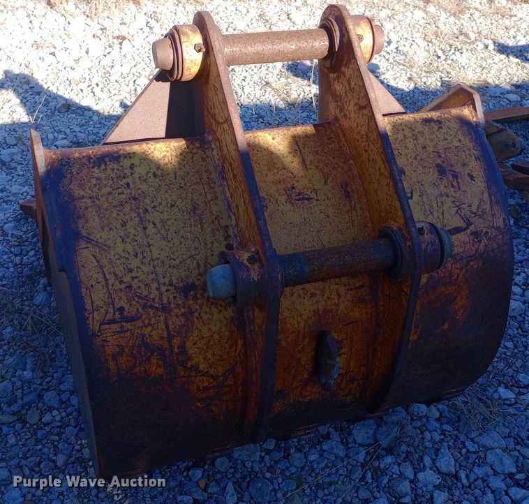 image for item EN8616 (4) backhoe buckets