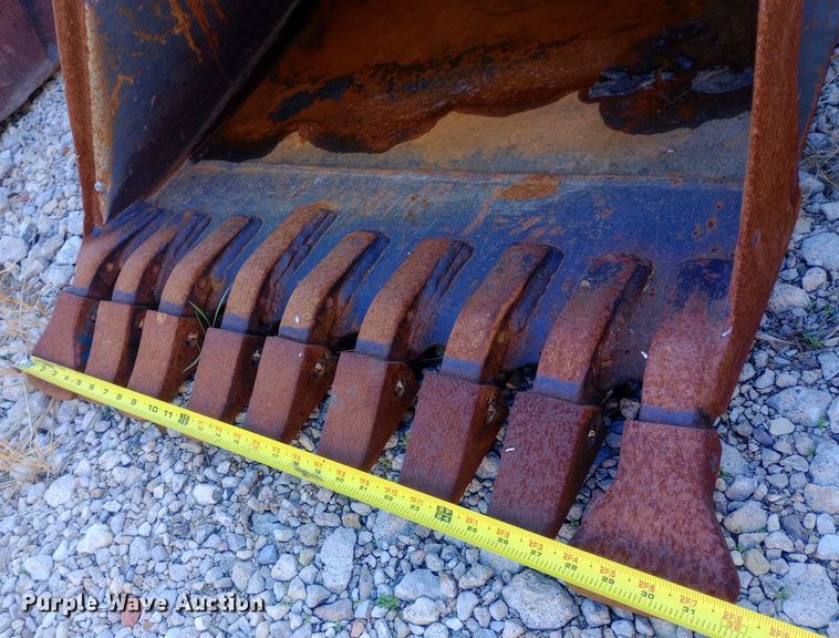 image for item EN8616 (4) backhoe buckets