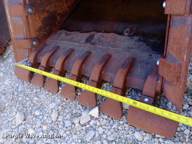 image for item EN8616 (4) backhoe buckets