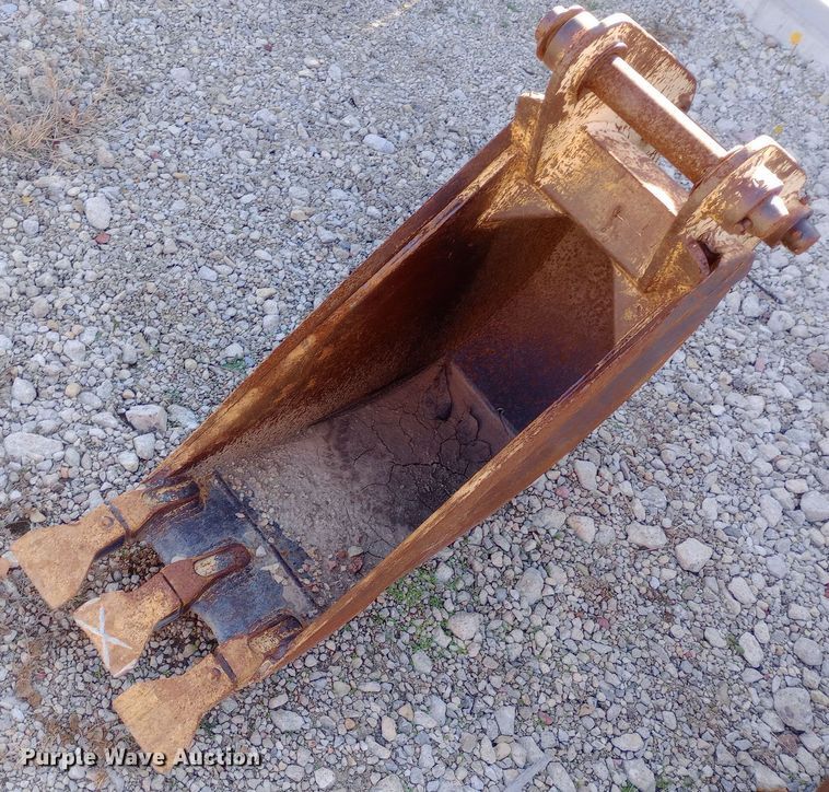 image for item EN8616 (4) backhoe buckets