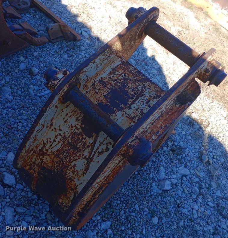 image for item EN8616 (4) backhoe buckets