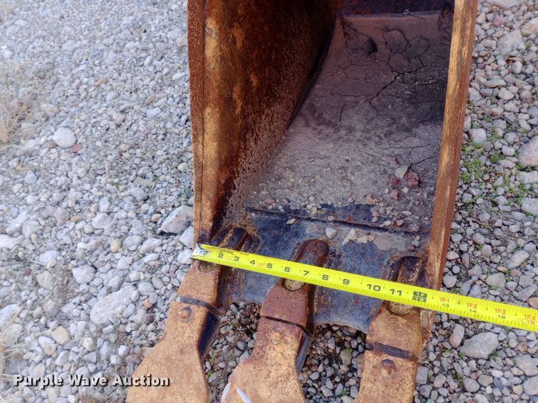 image for item EN8616 (4) backhoe buckets