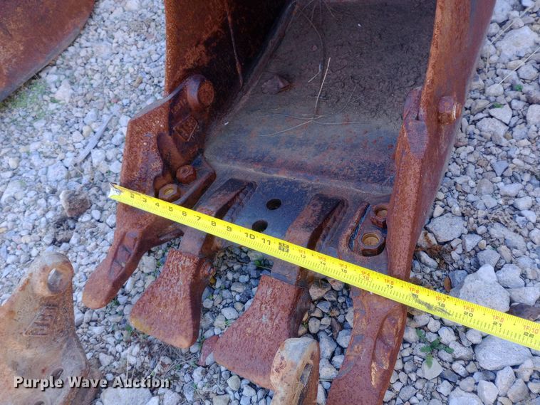 image for item EN8616 (4) backhoe buckets