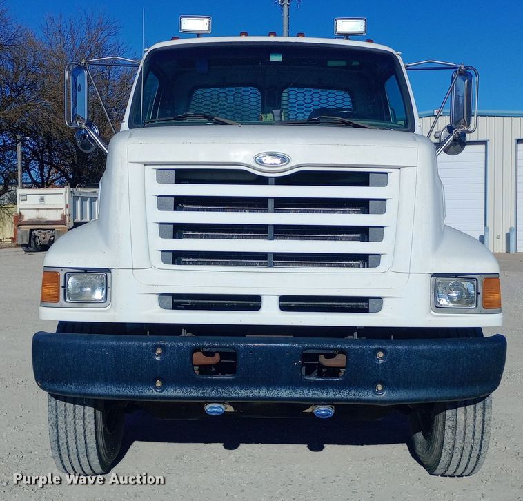 image for item EN8617 1998 Ford L8000 dump flatbed truck