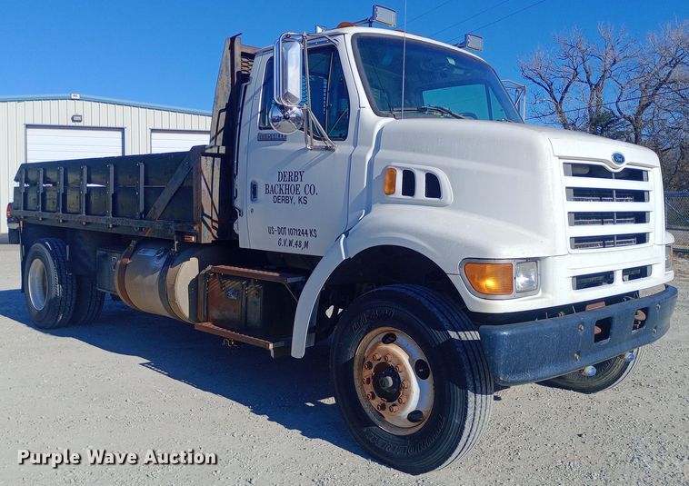 image for item EN8617 1998 Ford L8000 dump flatbed truck