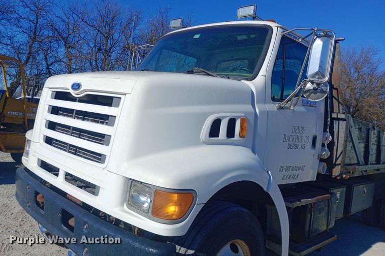 image for item EN8617 1998 Ford L8000 dump flatbed truck