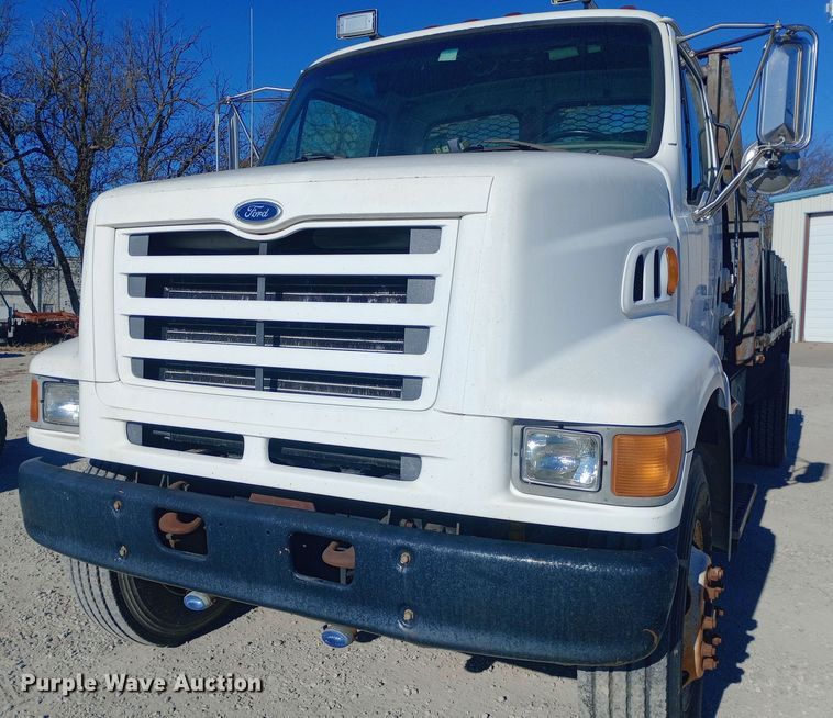 image for item EN8617 1998 Ford L8000 dump flatbed truck