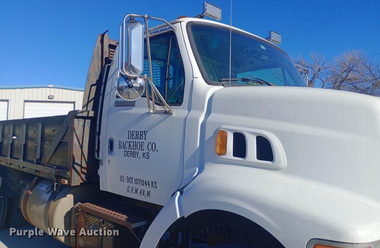 image for item EN8617 1998 Ford L8000 dump flatbed truck