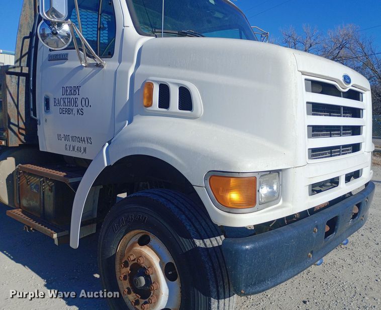 image for item EN8617 1998 Ford L8000 dump flatbed truck