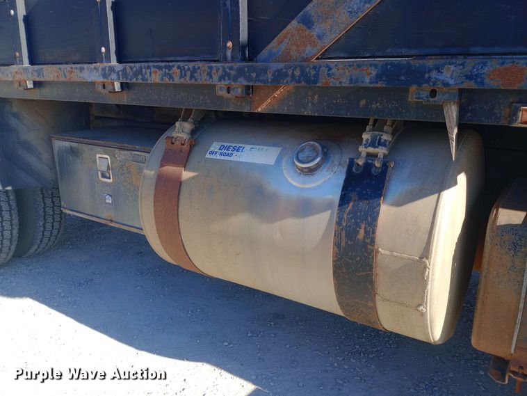 image for item EN8617 1998 Ford L8000 dump flatbed truck