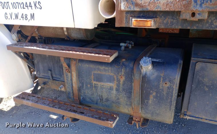 image for item EN8617 1998 Ford L8000 dump flatbed truck