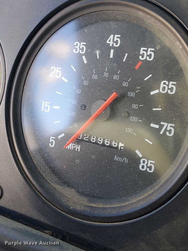 image for item EN8617 1998 Ford L8000 dump flatbed truck