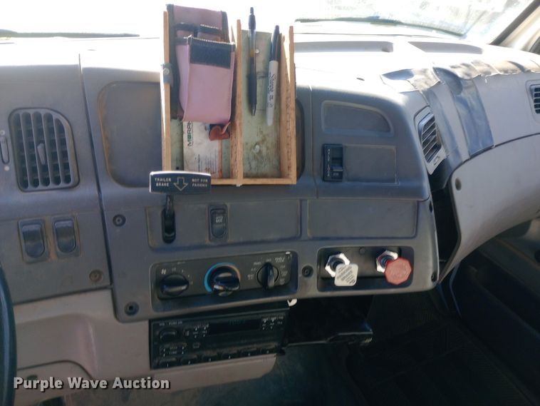 image for item EN8617 1998 Ford L8000 dump flatbed truck